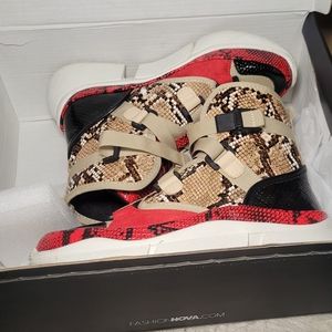 Fashion Nova Hightop shoes